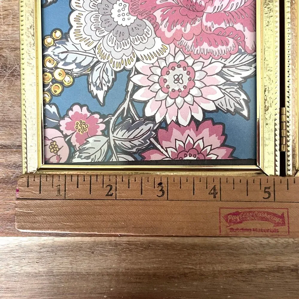 Vintage Gold Brass Tone Metal Bi-Fold Tabletop Picture Frame for 5x7